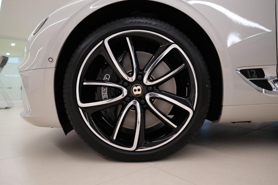 Колеса Bentley Continental GT Centenary Specifications 2020 года  (UAE) (фото 2 из 9)